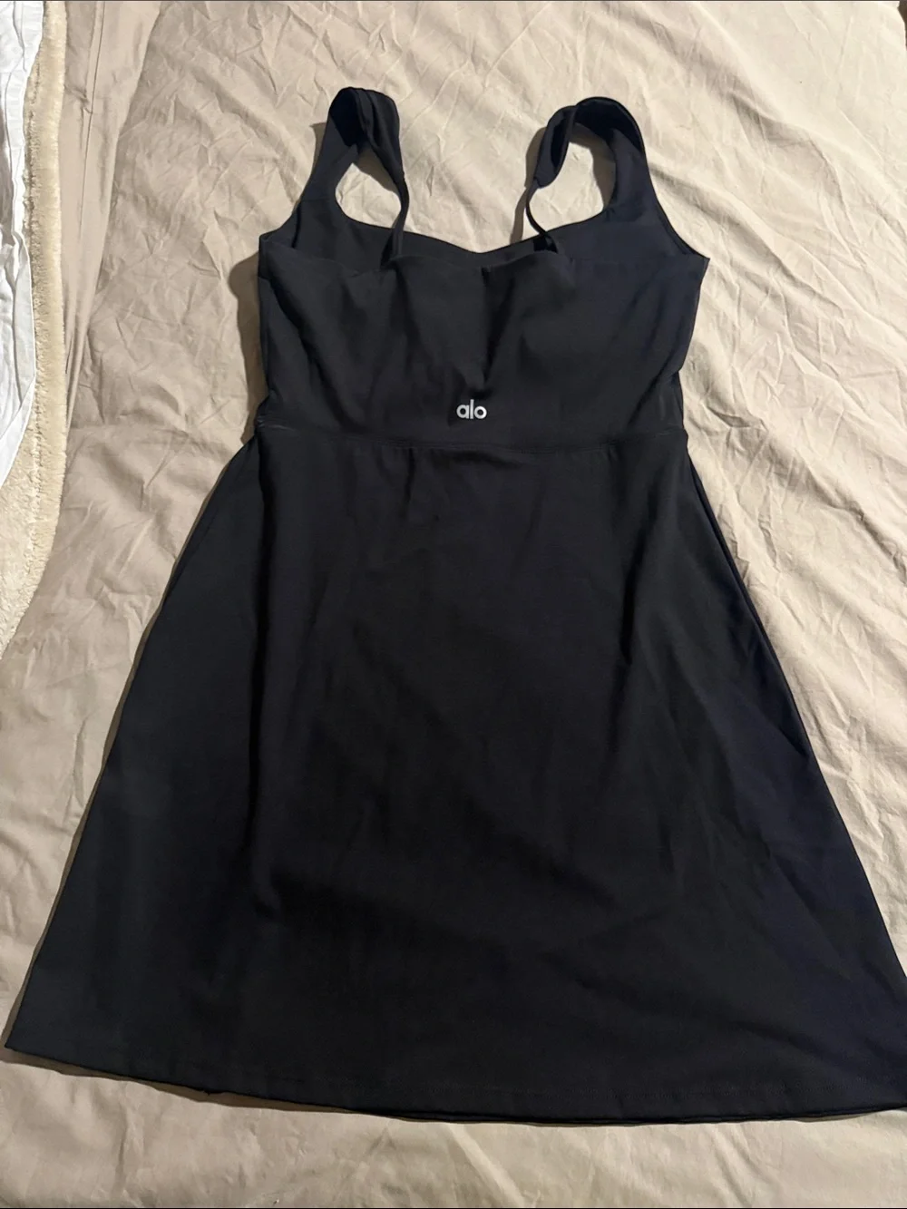 ALO Yoga sleek black